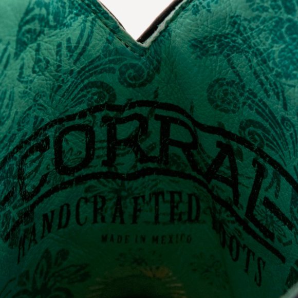 Corral White Embroidery Cowboy Booties - Picture 6 of 6